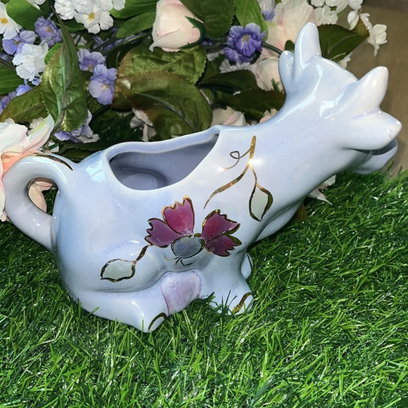 Vintage PURPLE Floral Sitting Cow Creamer 5.5". Gold Trim & Flowers. MINT - Picture 5 of 8